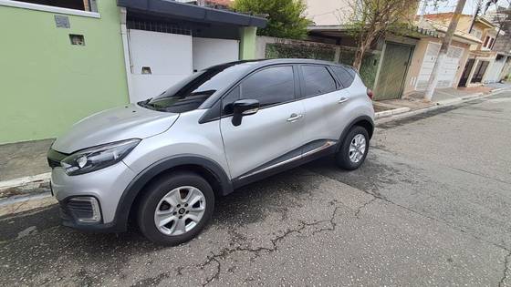 RENAULT CAPTUR 1.6 16V SCE FLEX LIFE X-TRONIC RENAULT CAPTUR 1.6 16V SCE FLEX LIFE X-TRONIC